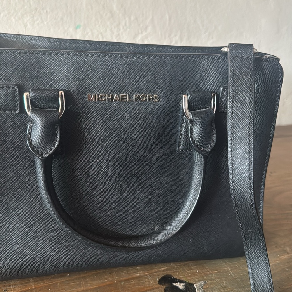 FINAL MARKDOWN Michael Kors Vintage Black Crossbody Bag - Picture 2 of 4